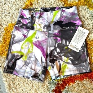 Lululemon Align High Rise Short 6” size 10 🦄